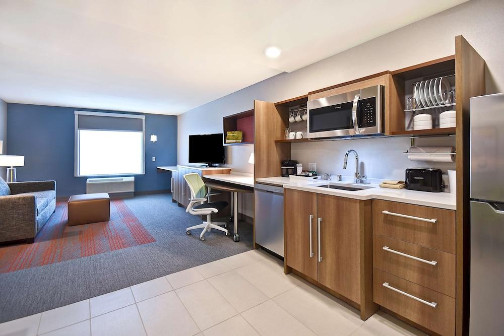 Hampton & Vegas Convention Center Hotel 3*