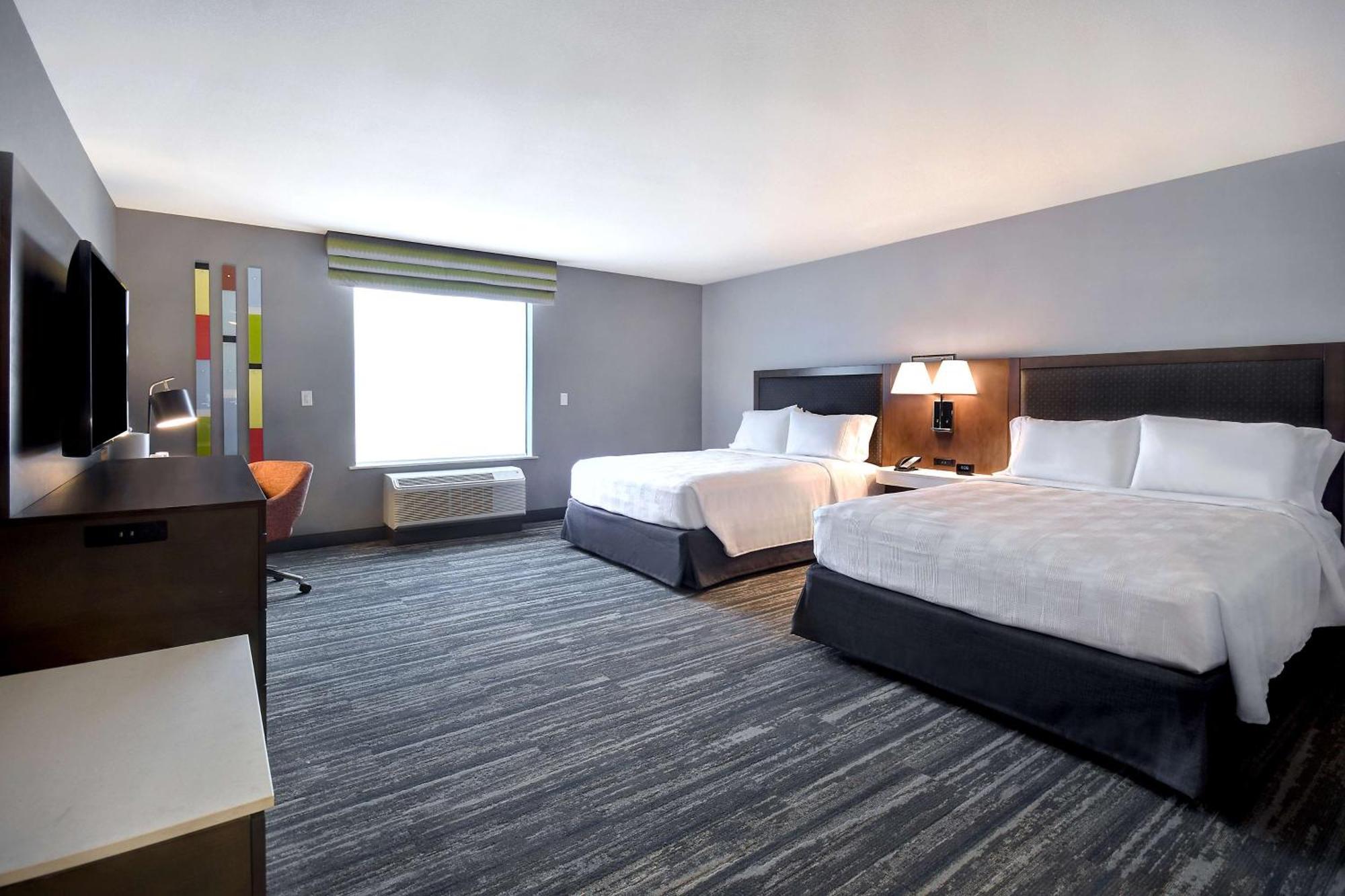 Hampton & Vegas Convention Center Hotel 3*